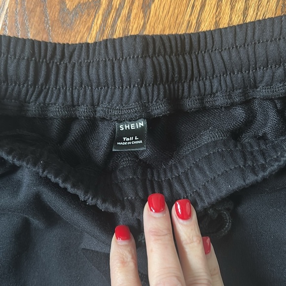 🌿SHEIN Women’s black sweatpants, size Tall Large🌿 - Picture 2 of 4